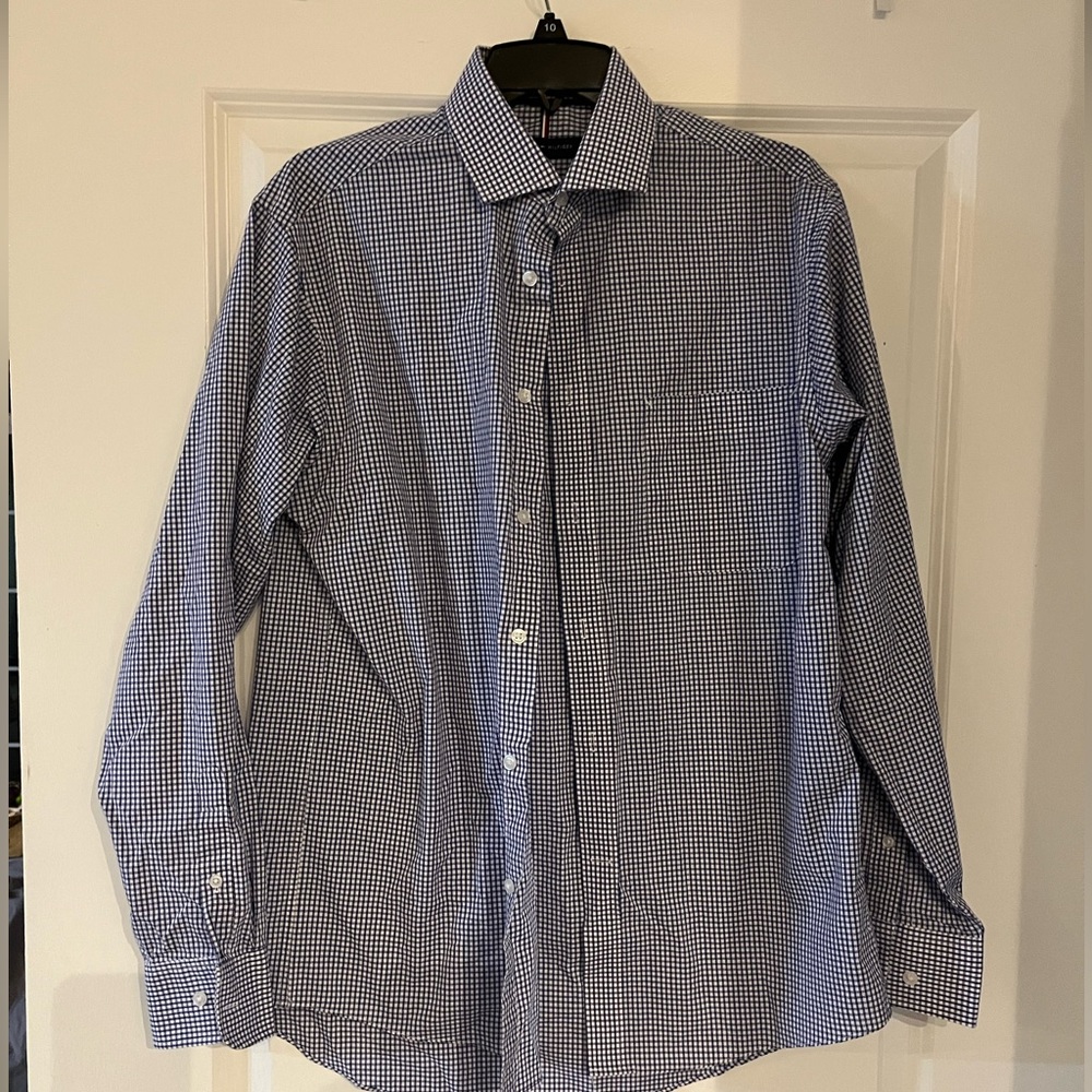 Tommy Hilfiger - Regular Fit Stretch Dress Shirt. Size 15-15.5 34/35 M.